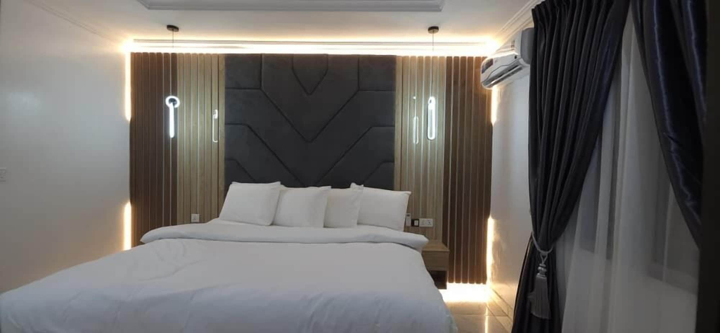 Room 5, 7th Rest Luxury Apartments, Ikeja