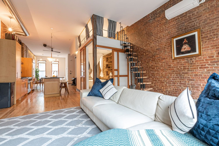 Room 5, Hawthorn I by Rove Travel 3BR Duplex Loft, New York