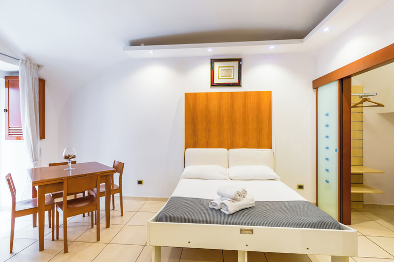Room 2, Tolentino Studio Flat by Napoliapartments, Napoli
