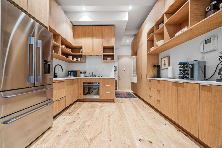 Room 5, Havemeyer by Rove Travel Duplex Loft w Terrace, New York