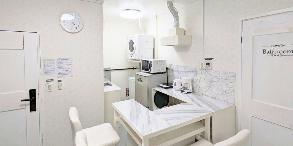 Room 3, Avenue Koza Hotel, Okinawa