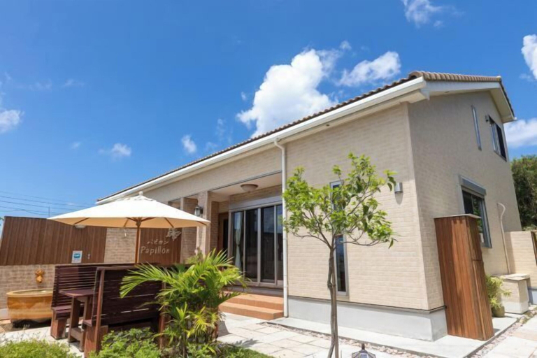 Exterior 2, Papillon, Motobu