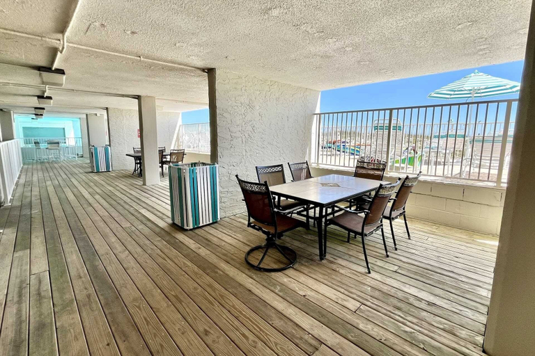 Outdoor dining 5, Castaways 2c 2 Bedroom Condo by RedAwning, Baldwin