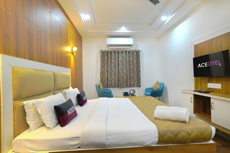 Room 5, Aceotel Resort 7th Cloud Indore, Indore
