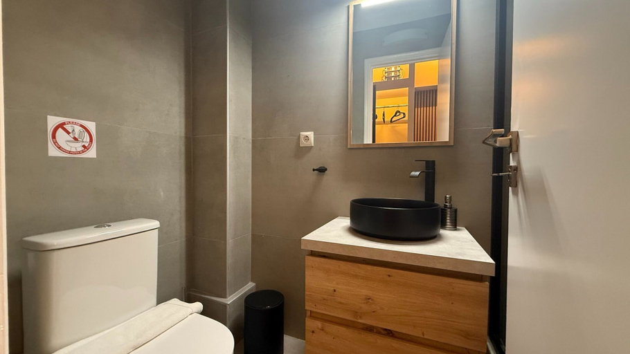 Room 5, Monastiraki 303 Superhost Hub, Attica