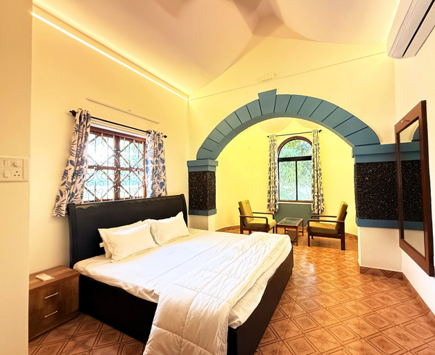 Room 3, Anand Mansion, Pune