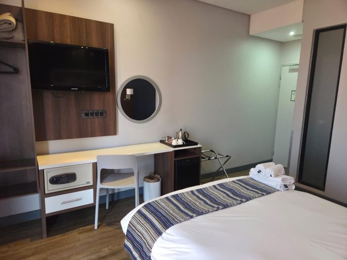 Bedroom 2, Kathu Hotel, John Taolo Gaetsewe