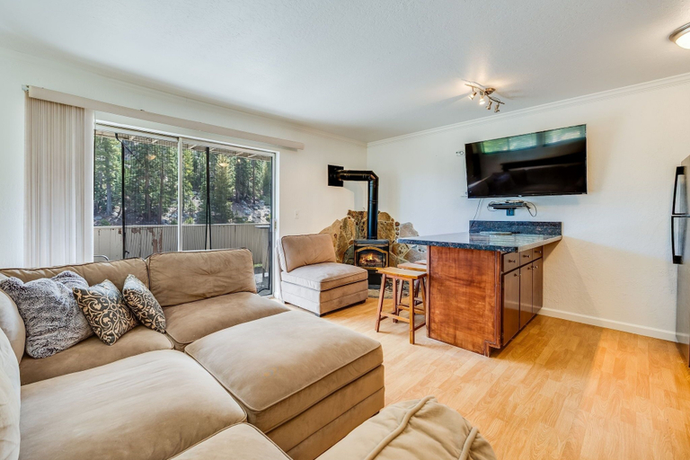 Living area 4, Quaking Aspen Condo 2 Bedroom Condo, Douglas