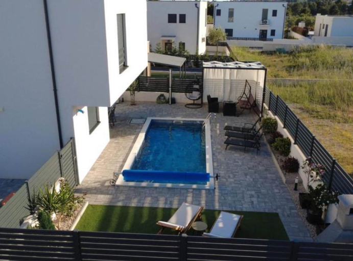 Sport & Beauty 3, Elegant Villa Ilma With Pool, Vodice