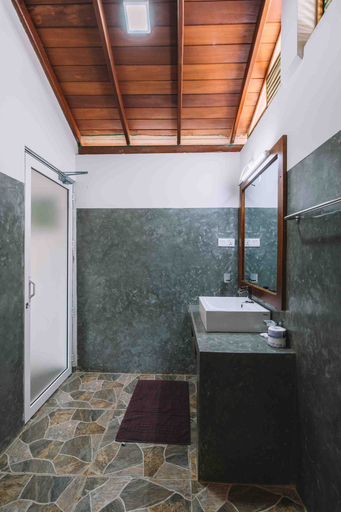 Bathroom 3, Jungle Paradise Hotel, Sevanagala