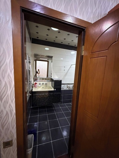 Bathroom 3, Qesr iki, Baku