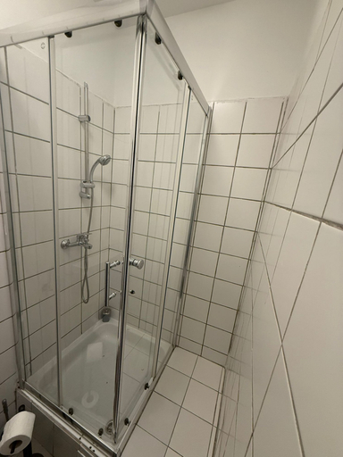 Bathroom 5, Comfy 2BR Apt Westbahnhof Area, Wien