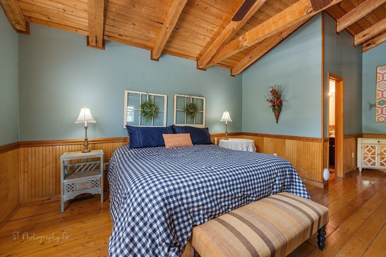 Room 2, Sweet Magnolia 2 Bedroom Home, Sevier