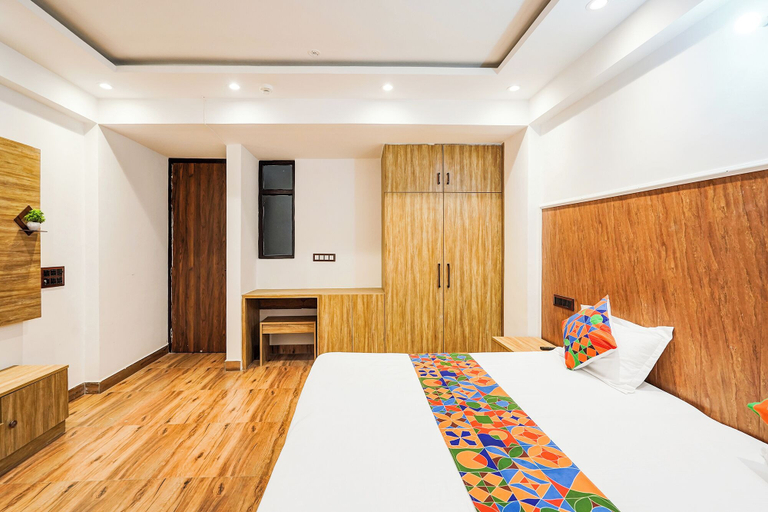 Room 2, Fabhotel Golden Inn, Gautam Buddha Nagar