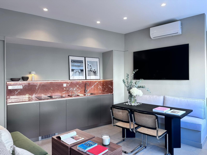 Private kitchen 2, Edmond Vibes Almagro Suites, Madrid