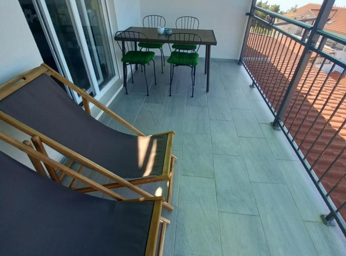 Balcony 5, Berti Sun & Sea Apartments, Jelsa