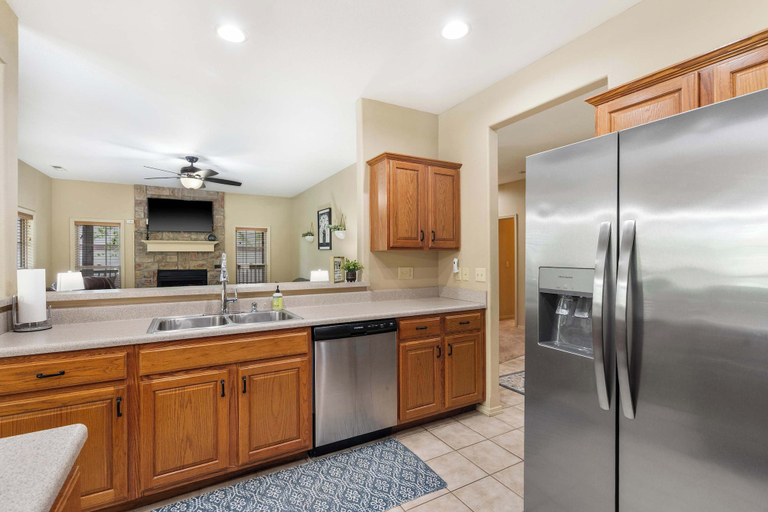 Private kitchen 5, The Fairway Getaway For 6, Stone
