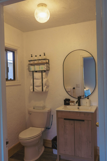 Bathroom 4, The Spinn, Tillamook
