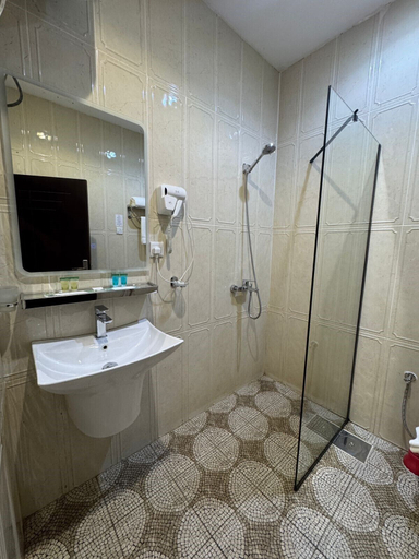 Bathroom 5, Rose Land Hotel, Umluj