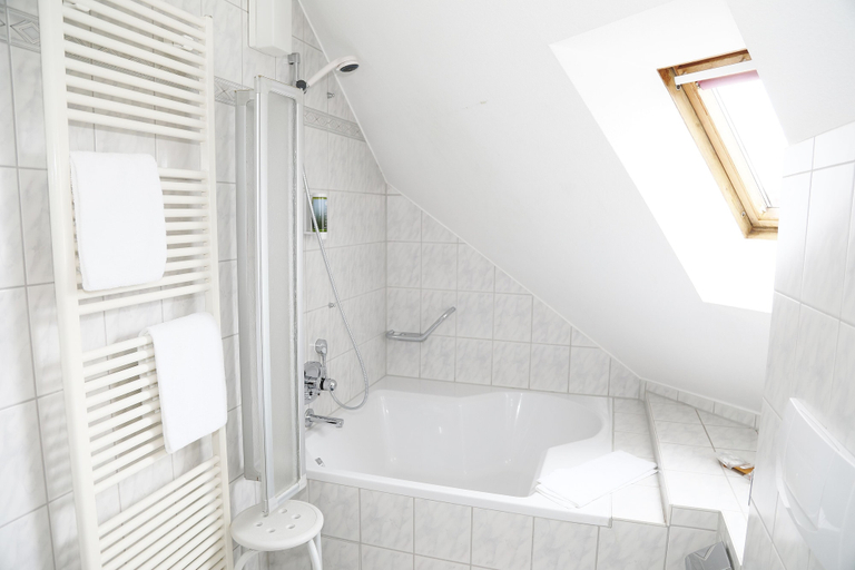 Bathroom 2, eXo Hotel Franka Bamberg, Bamberg