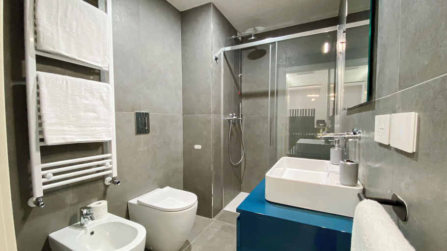 Bathroom 5, Corti Segrete Milano Centro, Milano