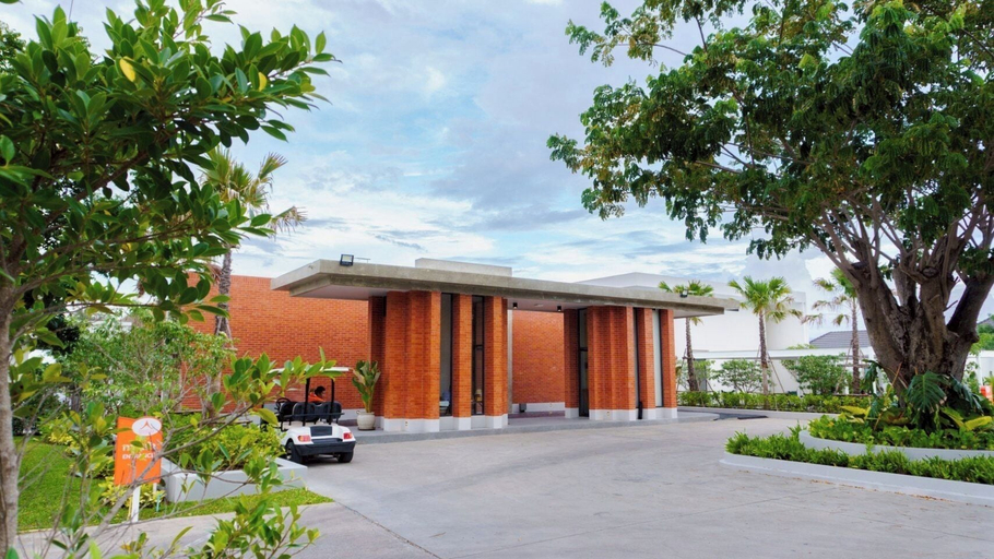 Property entrance, Sunshine Prestige Resort and Spa, Cha-Am