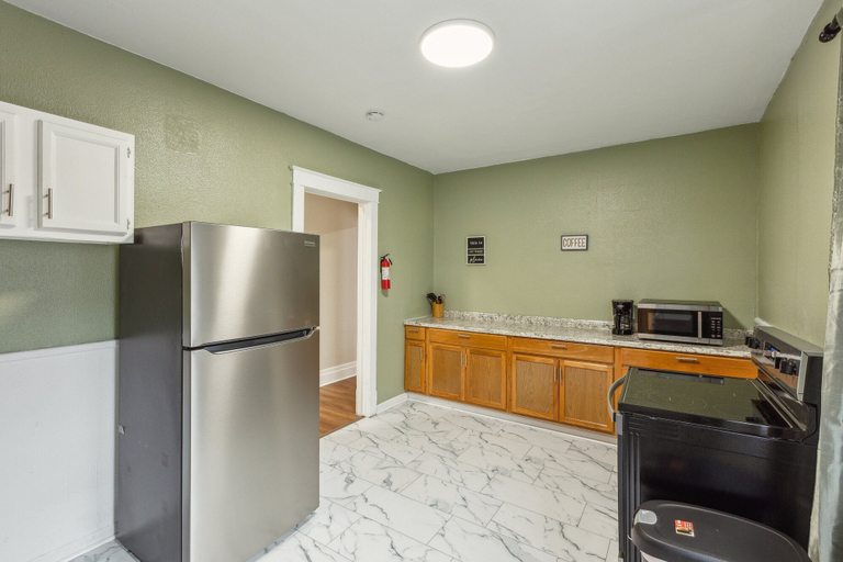 Private kitchen 3, Cozy Upper Flat Minutes From Niagara Falls 3 Bedroom Apts, Niagara
