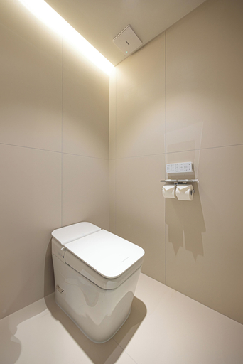 Bathroom 2, HOTEL GUESS WHO, Suyeong