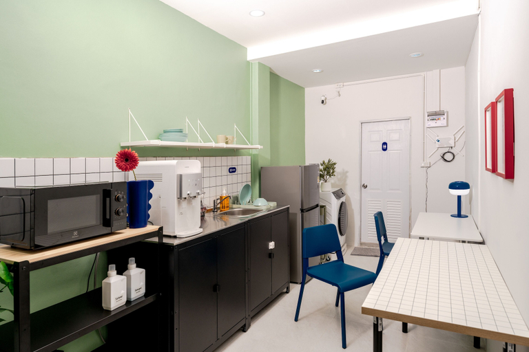 Shared kitchen facilities 5, Bluehouse191 hometel, Bang Rak