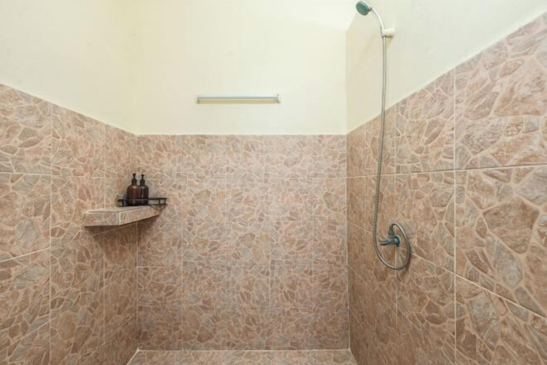 Bathroom, Beds Friends Phi Phi, Mueang Krabi