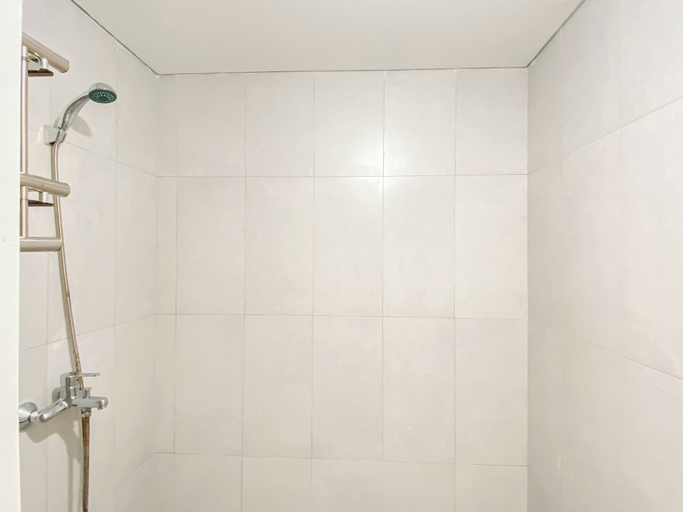 Bathroom 4, Soft Grey 1Br At Royal Sentul Park Apartment, Bogor