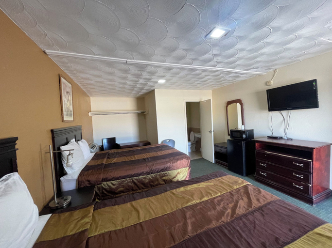 Bedroom 5, Western Skies Motel, Dallas