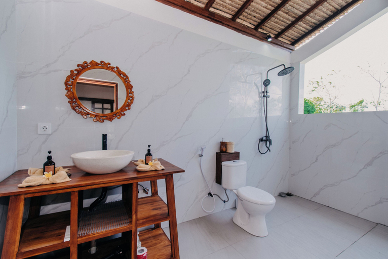 Room 4, 28 Degrees Lembongan, Klungkung