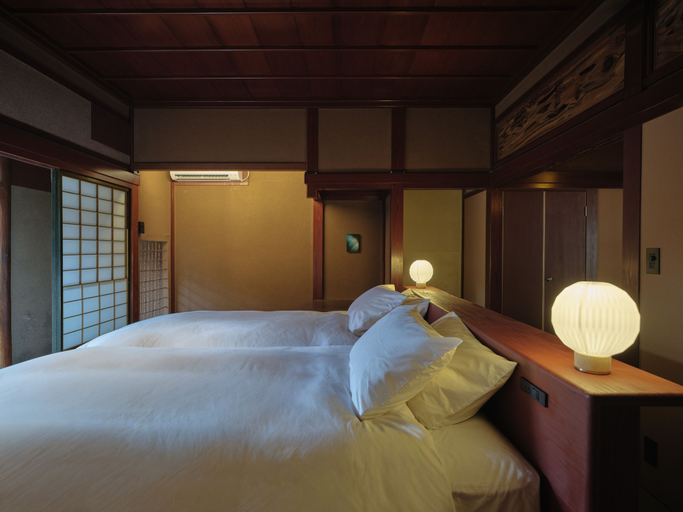 Room 5, Komado Bengara, Komatsu