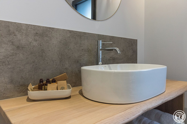 Bathroom 2, La Ferme des Hautins, Haute-Garonne