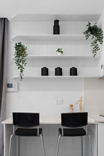 Food & Drinks 4, A Modern Beach Studio, 5min Walk to Bondi Beach, Sydney