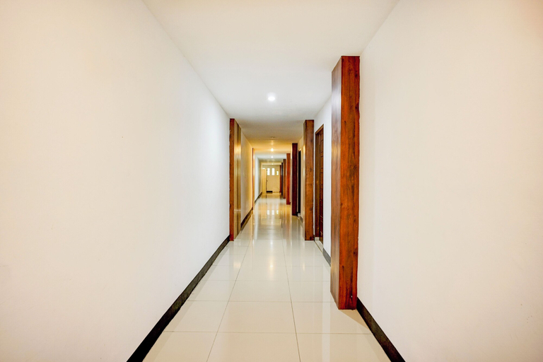 Lobby 5, OYO 94772 Gapura Hotel, Simalungun