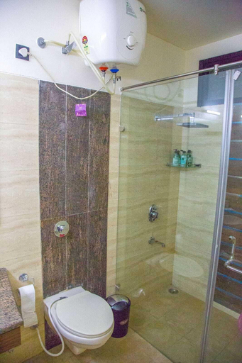 Bathroom 5, Classic Pine View Villa Kasauli, Solan