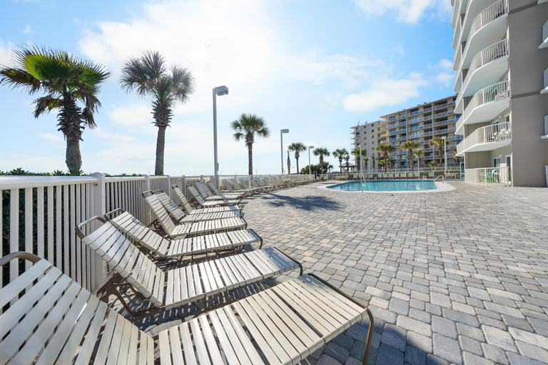 Sport & Beauty 2, Tradewinds 503, Baldwin