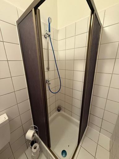 Bathroom 4, Modern 2BR Flat 10 Min to Westbahnhof, Wien