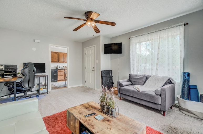 Living area 2, Steps to Downtown Eateries and Bars with Fire Pit, El Paso