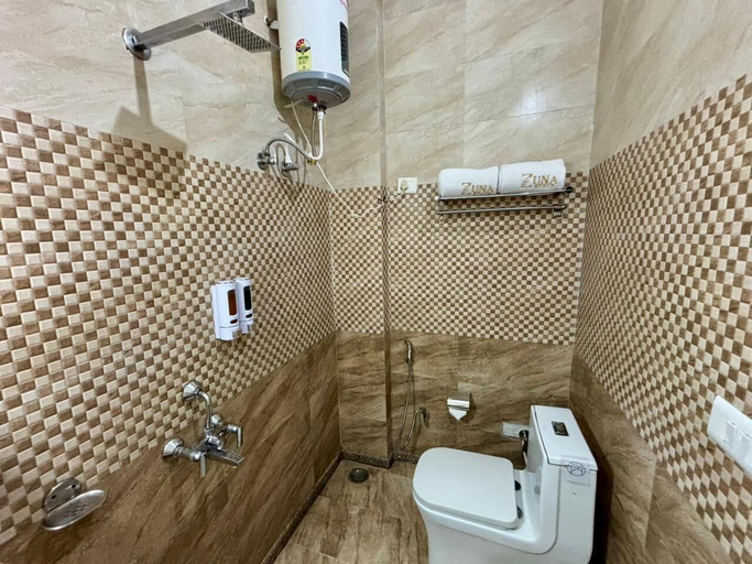 Bathroom 2, Zuna Stayz Tapovan Rishikesh, Tehri Garhwal