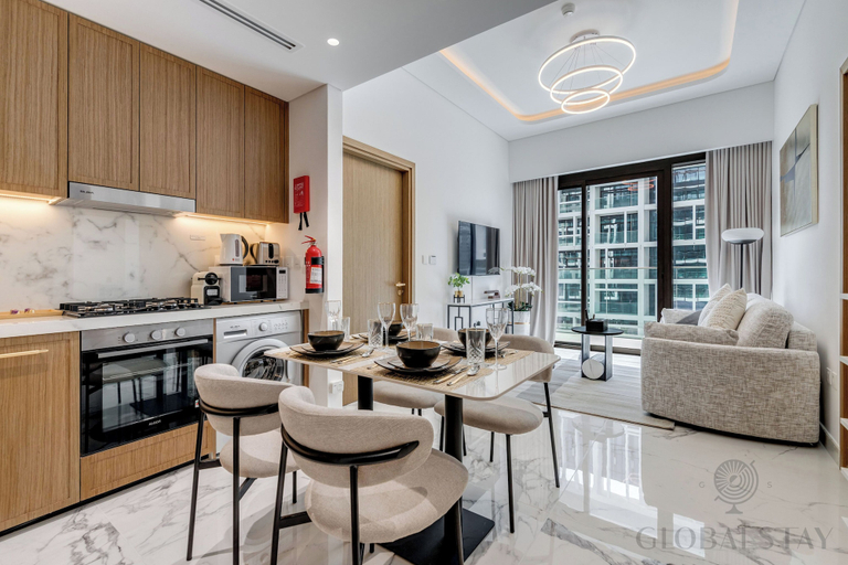 Dining room, GLOBALSTAY Azizi Riviera 67, Dubai