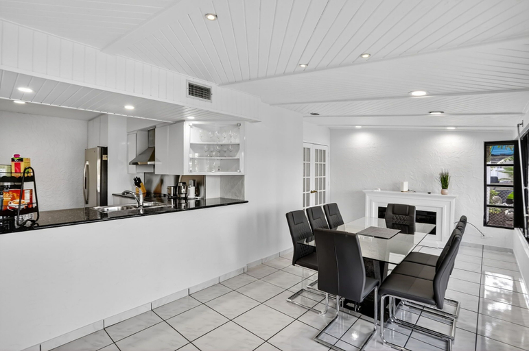 Dining room 2, Siena Villa Waterfront, Broward