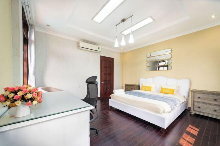 Room 5, KN5 Holiday Villa, District 2