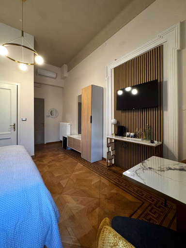 Bedroom 2, Bed & Chic art rooms, Trieste