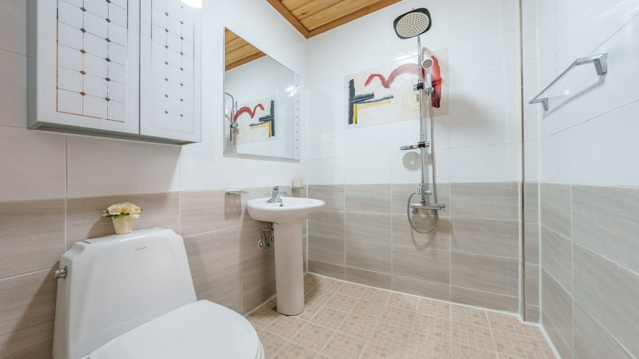 Bathroom 4, Daecheon Ocean Forest Pension, Boryeong