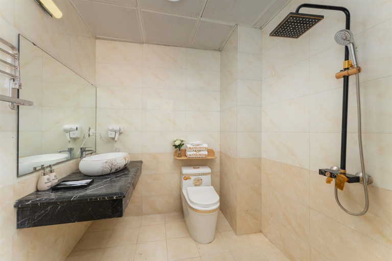 Bathroom 2, Grand Vinh Tuy Hotel & Spa Ha Noi, Long Biên