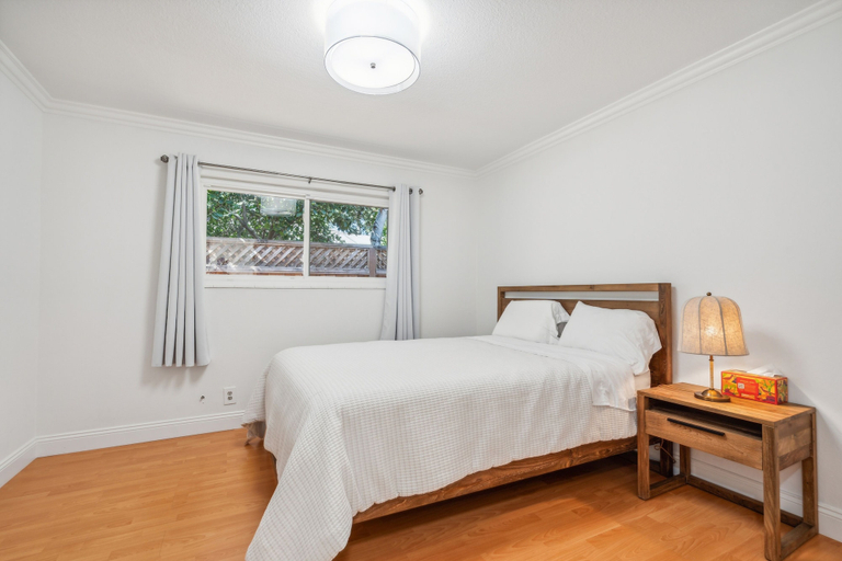 Room 2, Spacious Mountain View Duplex In Prime Location 3 Bedroom Duplex, Santa Clara