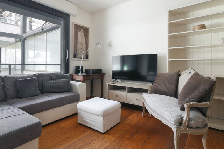 Living area 4, Delightful Family Flat with Terrace, Milano